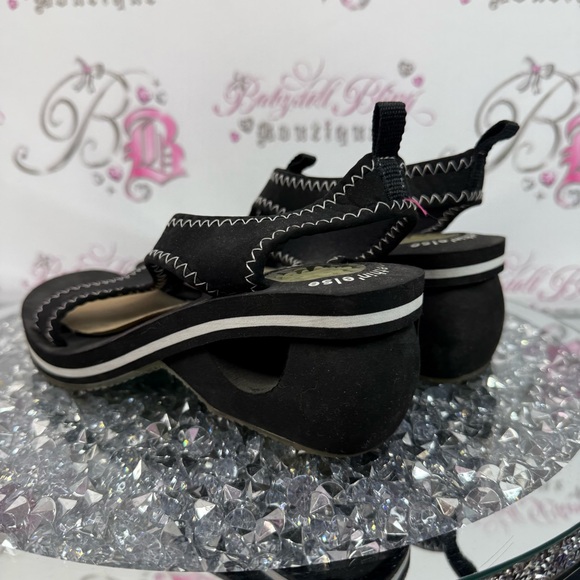 Skechers sandals somethin’else from sketchers soft Black and White Sandals - Picture 3 of 10